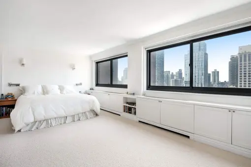 East River Tower, 1725 York Avenue, #26FG