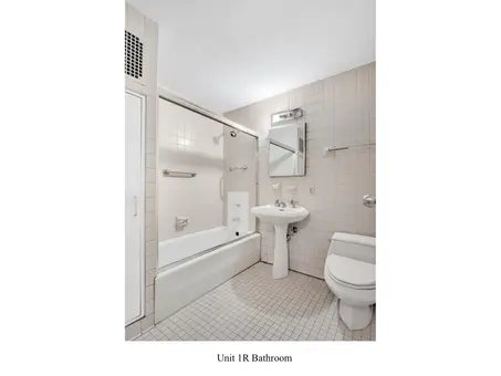 454 West 23rd Street, #1R