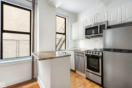 17 West 64th Street, #2D