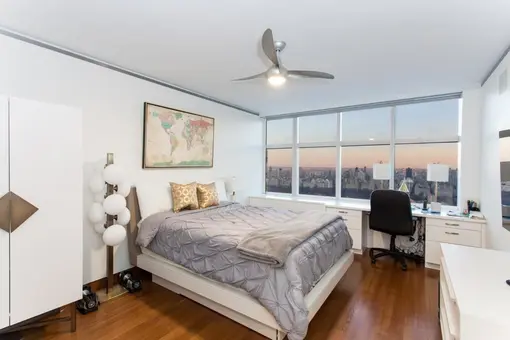 3 Lincoln Center, 160 West 66th Street, #51C