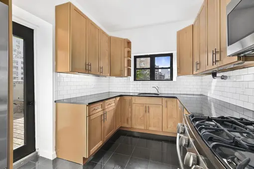 11 East 78th Street, #6A