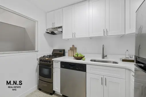 Park 54, 123 East 54th Street, #3H