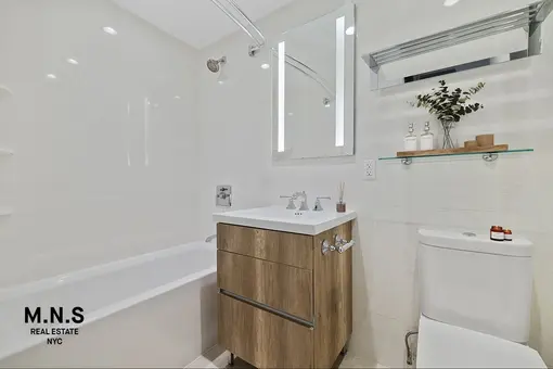 Park 54, 123 East 54th Street, #3H