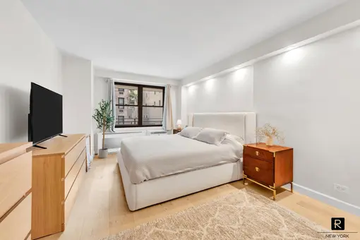 Eton House, 345 East 81st Street, #3N