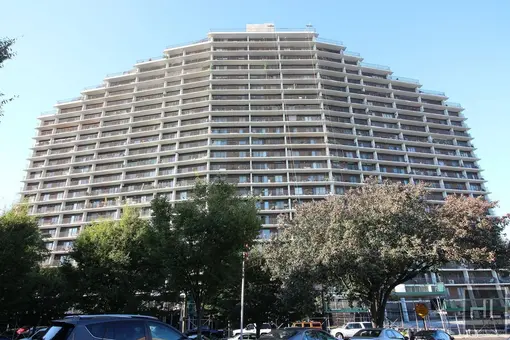 25-40 Shore Boulevard, #14N