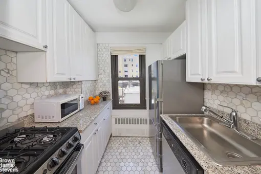 166 East 61st Street, #8D