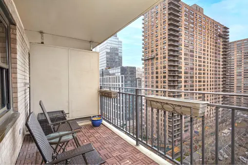 Lincoln Towers, 165 West End Avenue, #15E