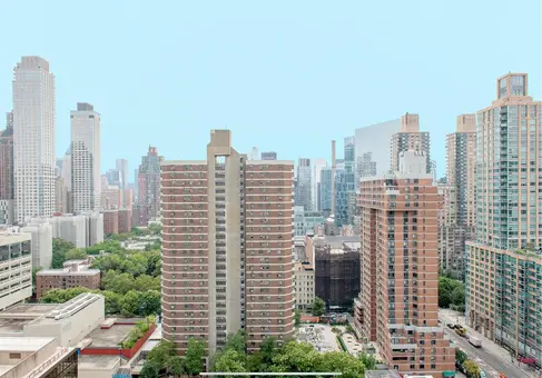Lincoln Towers, 140 West End Avenue, #19K