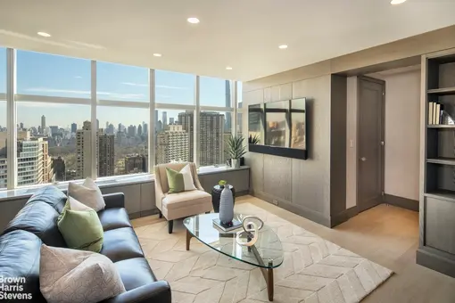 3 Lincoln Center, 160 West 66th Street, #39CDE