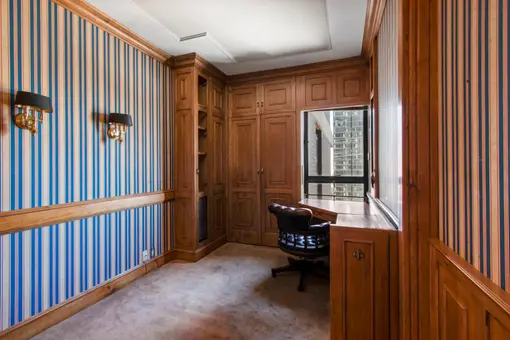 The Sovereign, 425 East 58th Street, #18D