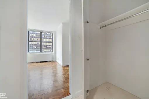 65 West 55th Street, #8A