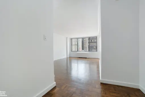 65 West 55th Street, #8A