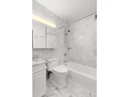 30 Lincoln Plaza, 30 West 63rd Street, #8D