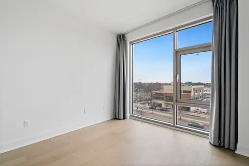 Fifty11, 50-11 Queens Boulevard, #606