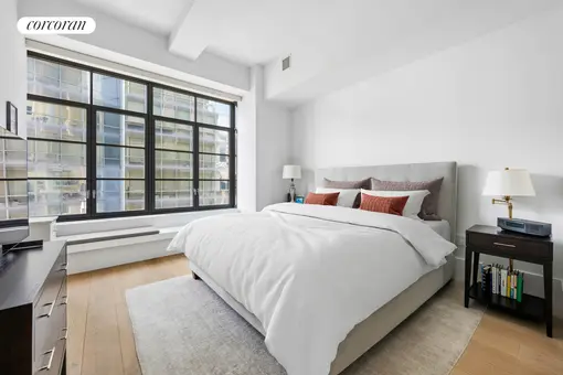 Huys, 404 Park Avenue South, #11C