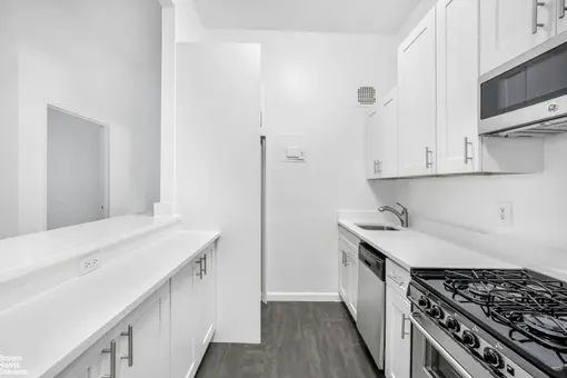 720 Greenwich Street, #2K