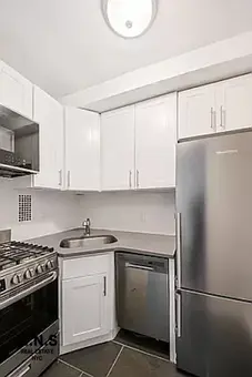 65 West 55th Street, #8E