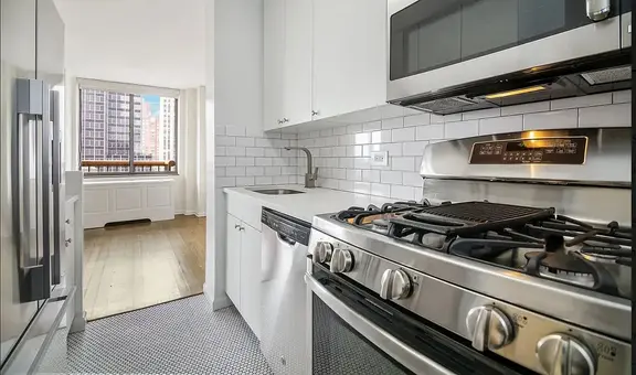 Falcon Towers, 245 East 44th Street, #8E