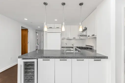 Onyx Chelsea, 261 West 28th Street, #8A