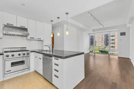 Onyx Chelsea, 261 West 28th Street, #8A