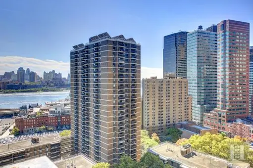 Southbridge Towers, 299 Pearl Street, #21A