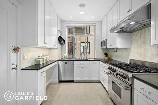 The Beresford, 211 Central Park West, #8K