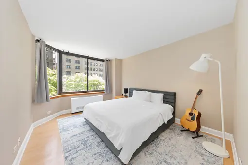 The Savannah, 250 West 89th Street, #3M