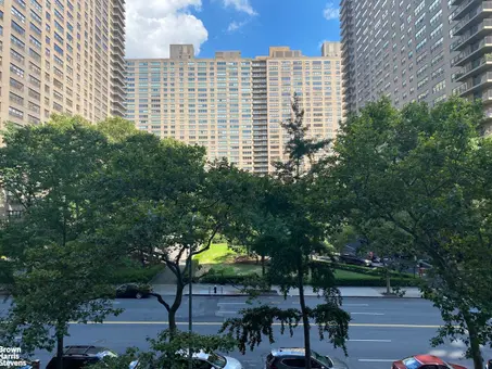Lincoln Towers, 165 West End Avenue, #4F