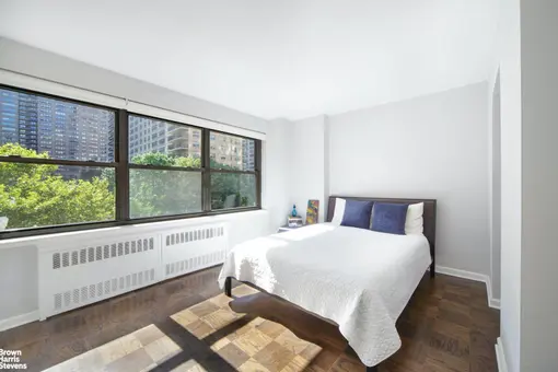 Lincoln Towers, 165 West End Avenue, #4F