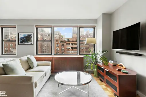 345 East 52nd Street, #9B