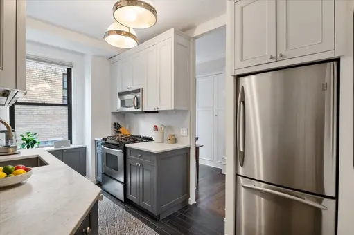 345 East 57th Street, #15B