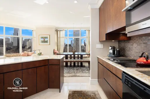 3 Lincoln Center, 160 West 66th Street, #43E