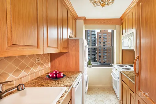 Eastgate, 235 East 73rd Street, #8D