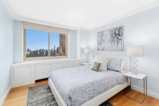 30 Lincoln Plaza, 30 West 63rd Street, #24S