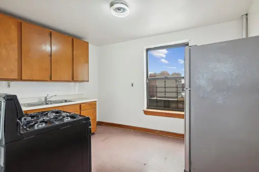 1670 Longfellow Avenue, #4D