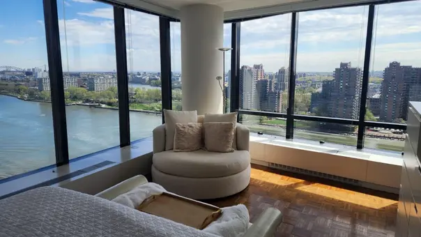 One East River Place, 525 East 72nd Street, #17E