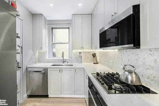 17 West 71st Street, #3C