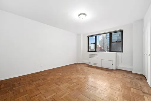 315 East 72nd Street, #7M