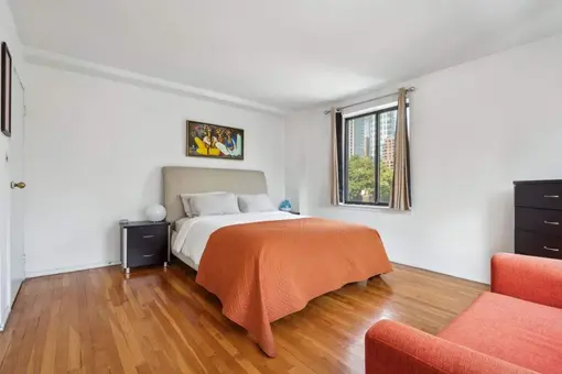 The East Side Townhouse, 250 East 31st Street, #6A