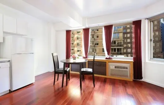 Executive House, 225 East 46th Street, #12D