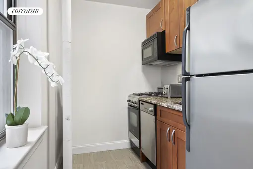 305 West 18th Street, #2H