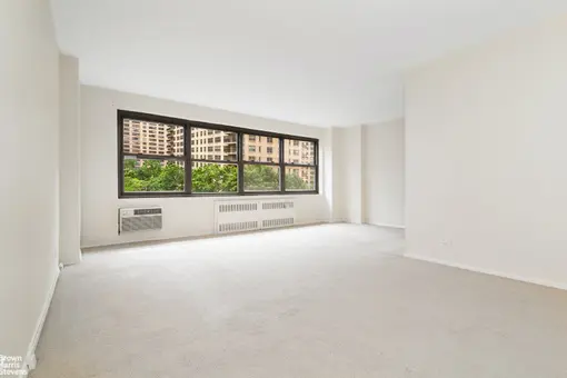 Lincoln Towers, 165 West End Avenue, #7F