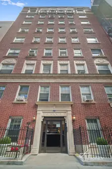 25 West 64th Street, #1C