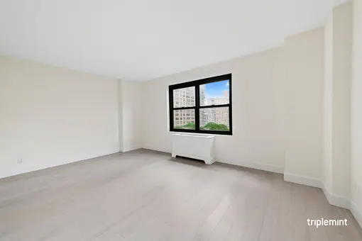 Lincoln Towers, 180 West End Avenue, #25G