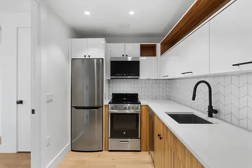 HUBB125, 60 West 125th Street, #508