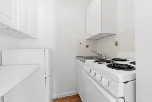 301 East 84th Street, #6B