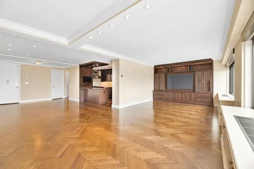 One Lincoln Plaza, 20 West 64th Street, #33E