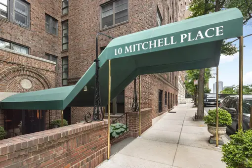 Stewart Hall, 10 Mitchell Place, #1A