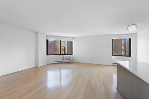 Yorkville Tower 2, 1641 Third Avenue, #9K