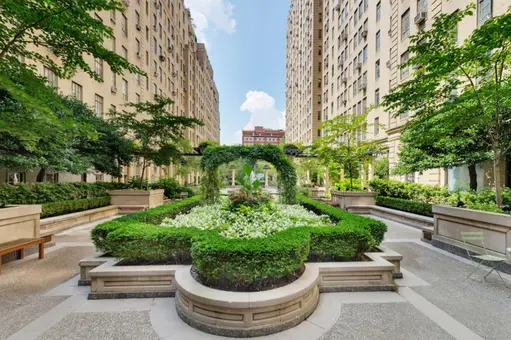 The Parc Vendome, 350 West 57th Street, #12I